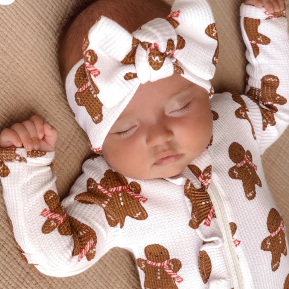 Spearmint love Gingerbread newborn onesie. Worn once to take a Christmas photo!